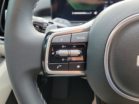 Certified 2025 Kia Sorento EX FWD image 28