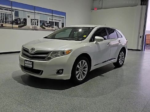 Used 2013 Toyota Venza XLE FWD image 4