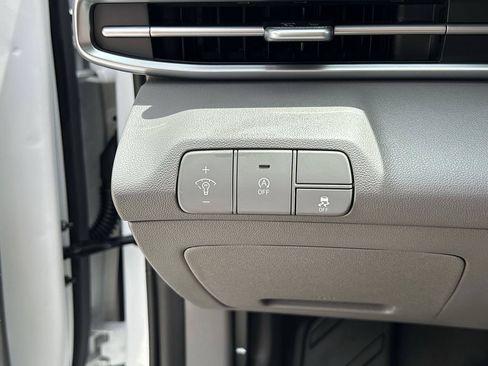 Certified 2026 Hyundai Elantra SE FWD image 25