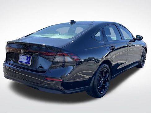 Certified 2025 Honda Accord SE image 6