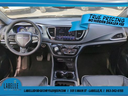 Used 2025 Chrysler Pacifica Limited w/ Uconnect Theater Family Group AWD/4WD image 15