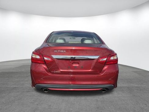 Used 2016 Nissan Altima 2.5 S w/ Interior Lighting Package FWD image 5