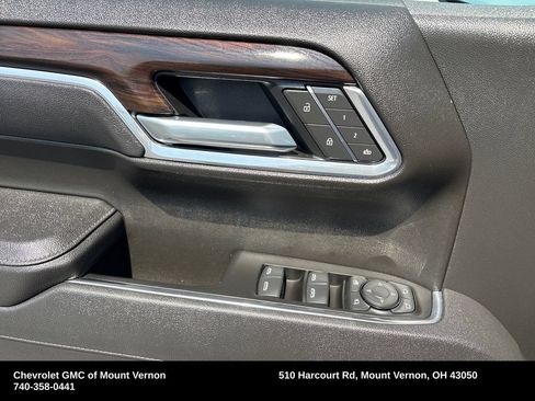 Used 2025 GMC Sierra 1500 SLT AWD/4WD image 14
