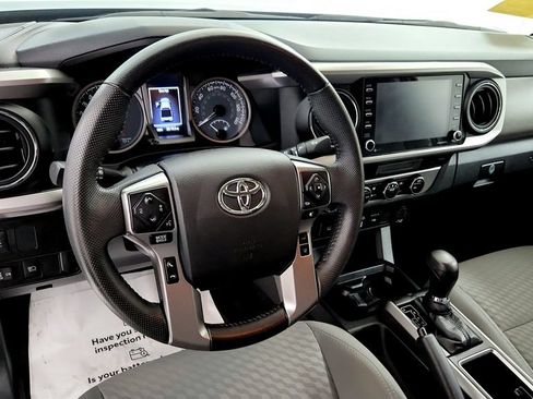 Certified 2022 Toyota Tacoma SR5 AWD/4WD image 24