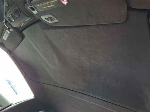 Used 2022 Chevrolet Corvette Stingray Premium Conv w/ Z51 Performance Package image 21