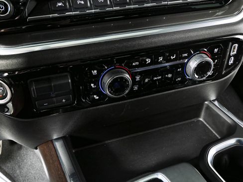 Used 2023 Chevrolet Silverado 1500 High Country w/ High Country Premium Package AWD/4WD image 16