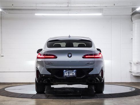 Used 2023 BMW X4 xDrive30i w/ M Sport Package AWD/4WD image 5