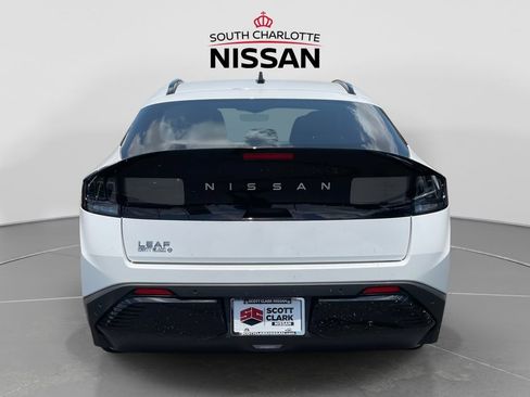 New 2026 Nissan Leaf Platinum+ w/ Floor Mat Package (Platinum+) FWD image 5