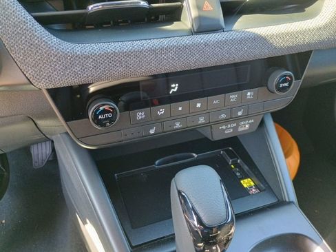 New 2026 Subaru Outback Limited AWD/4WD image 22
