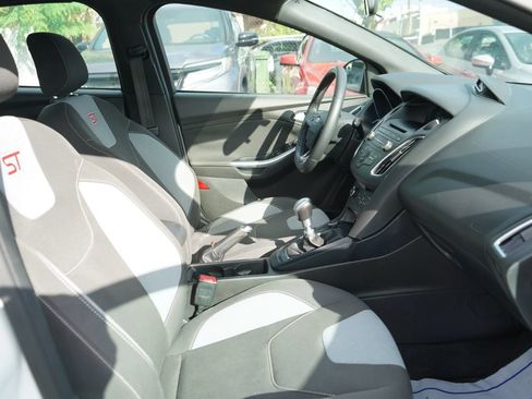 Used 2016 Ford Focus ST FWD image 17