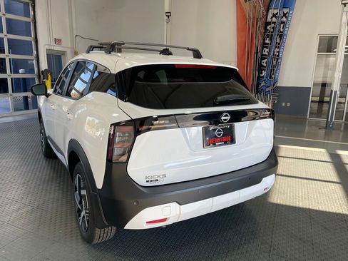 New 2026 Nissan Kicks SV w/ SV Premium Package FWD image 6