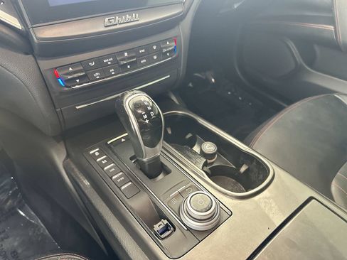 Used 2018 Maserati Ghibli RWD image 16