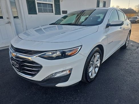 Used 2025 Chevrolet Malibu LT image 3