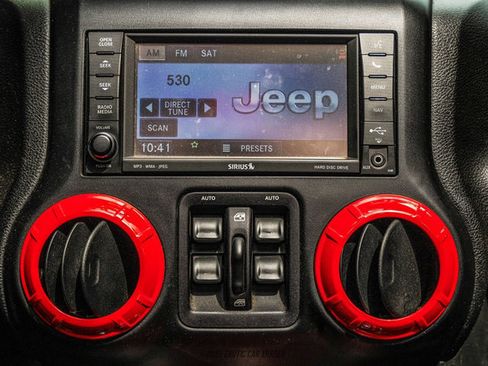 Used 2014 Jeep Wrangler Unlimited Rubicon AWD/4WD image 38