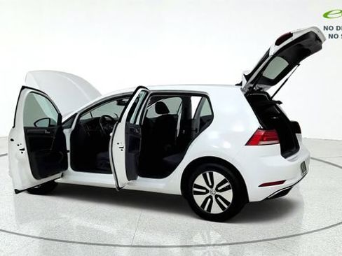 Used 2019 Volkswagen e-Golf SE w/ Driver Assistance Package FWD image 16