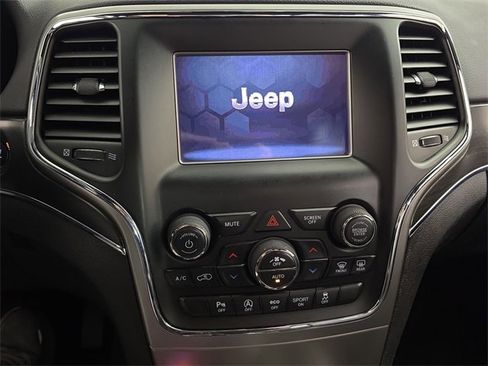 Used 2018 Jeep Grand Cherokee Limited image 13