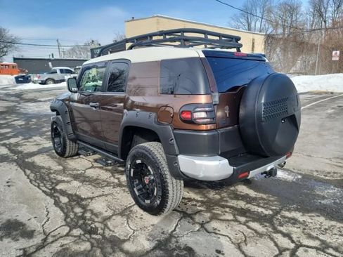 Used 2014 Toyota FJ Cruiser 4WD w/ Convenience Package image 7