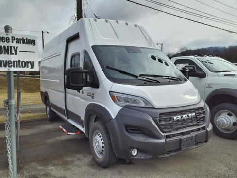 New 2024 RAM ProMaster 3500 w/ Delivery Van Package FWD image 2