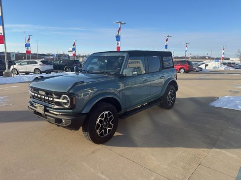 Used 2023 Ford Bronco Outer Banks image 1