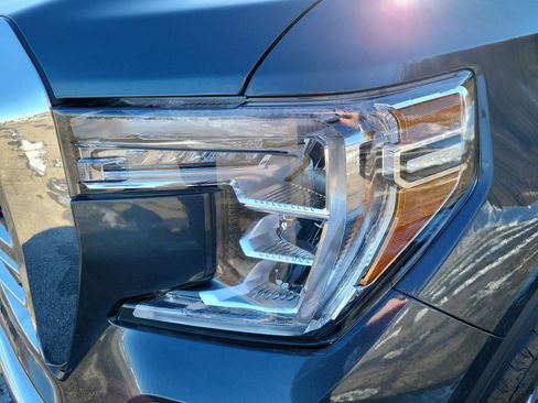 Used 2020 GMC Sierra 1500 SLT w/ SLT Premium Package image 9