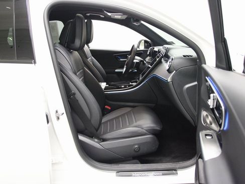 Certified 2025 Mercedes-Benz GLC 300 4MATIC image 21
