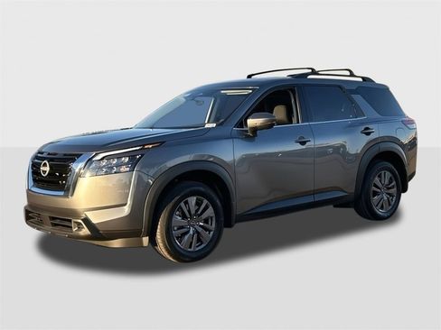 New 2025 Nissan Pathfinder SV image 3