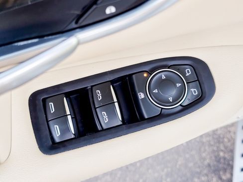 Used 2017 Cadillac XT5 FWD w/ LPO, Wheel Lock Package image 20