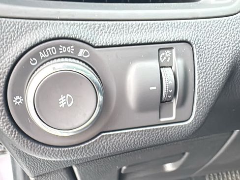 Used 2019 Buick Envision Essence AWD/4WD image 10