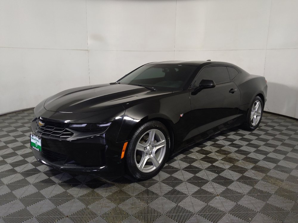 Used 2020 Chevrolet Camaro LT RWD image 2