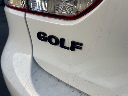Used 2014 Volkswagen Golf TDI image 17