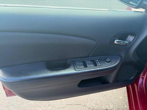 Used 2014 Chrysler 200 LX FWD image 9