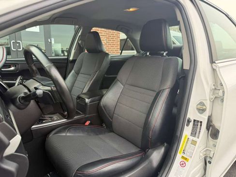 Used 2016 Toyota Camry SE FWD image 19