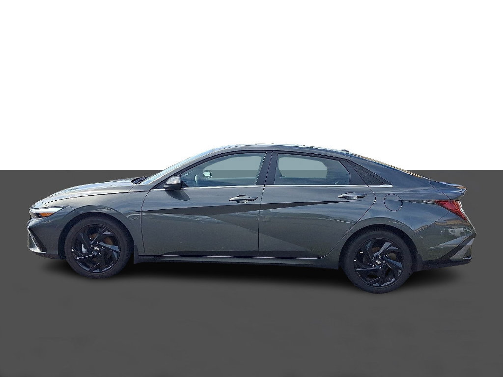 Used 2026 Hyundai Elantra SEL Sport Premium FWD image 4