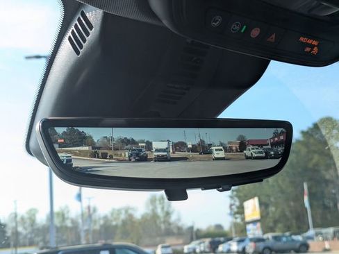 New 2026 Chevrolet Traverse LT w/ Midnight/Sport Edition image 24