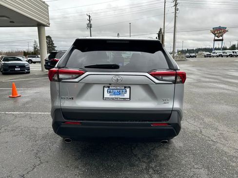 Used 2025 Toyota RAV4 XLE image 4