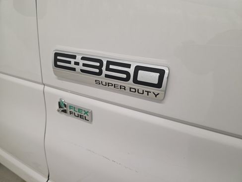 Used 2018 Ford E-350 and Econoline 350 Super Duty w/ Power Windows & Locks Group RWD image 5