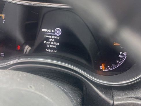 Used 2018 Jeep Grand Cherokee Altitude image 18