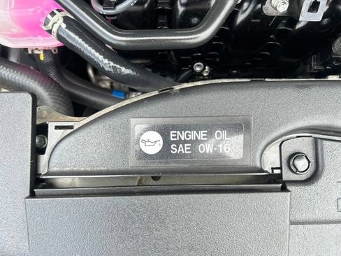 Used 2024 Toyota Prius XLE FWD image 14