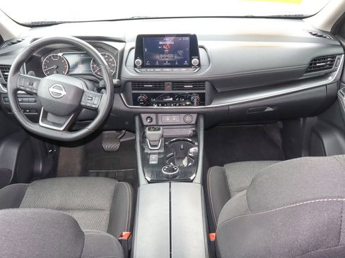 Used 2025 Nissan Rogue SV AWD/4WD image 10