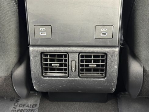 Used 2024 Subaru Solterra Premium image 31