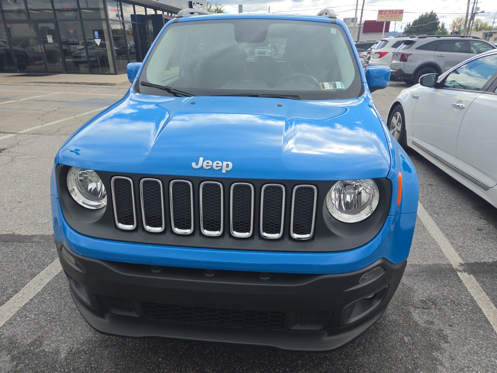Used 2015 Jeep Renegade Latitude w/ Popular Equipment Group AWD/4WD image 2