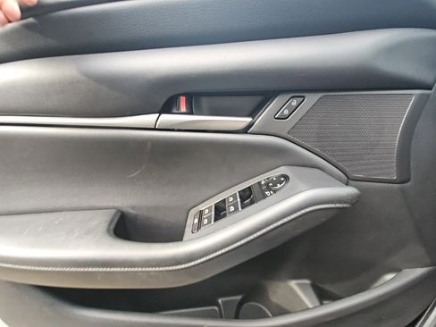 Used 2022 MAZDA MAZDA3 s image 11