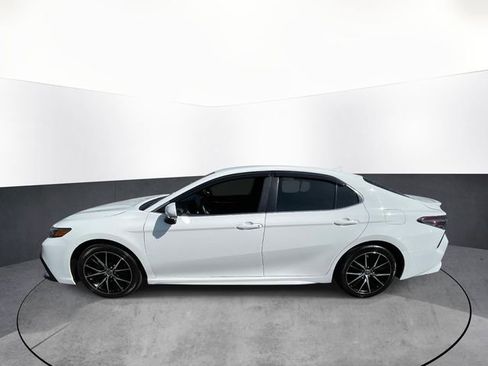 Used 2024 Toyota Camry SE FWD image 4