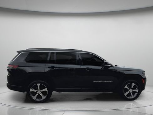 Used 2024 Jeep Grand Cherokee L Limited image 31