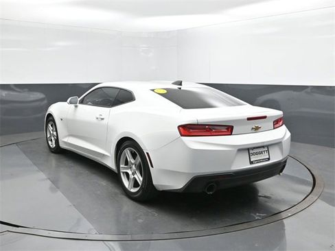 Used 2016 Chevrolet Camaro LT image 5