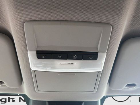 Used 2023 Nissan Rogue S AWD/4WD image 23