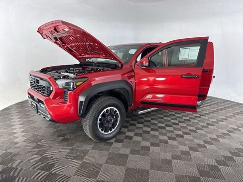 Used 2025 Toyota Tacoma TRD Off-Road w/ TRD Off Road Upgrade Package image 13
