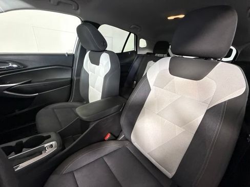Used 2024 Chevrolet Trax LS w/ LS Convenience Package FWD image 15