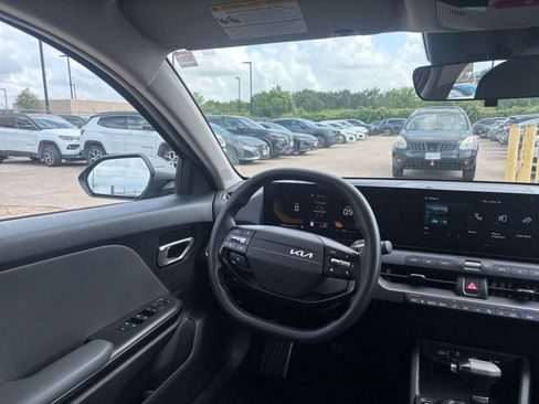Used 2025 Kia K4 FWD image 31
