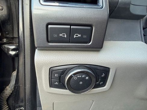 Used 2022 Ford F350 XLT w/ XLT Premium Package AWD/4WD image 18